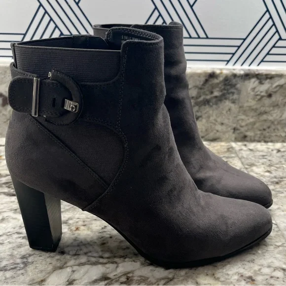 Liz Claiborne Temple Gray suede like stacked heel booties Size 9 1/2 - Picture 6 of 9